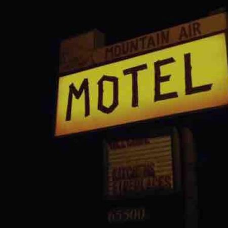 Updated + Clean Motel Room At The Base Of Mt Hood! Mount Hood Village Exterior photo