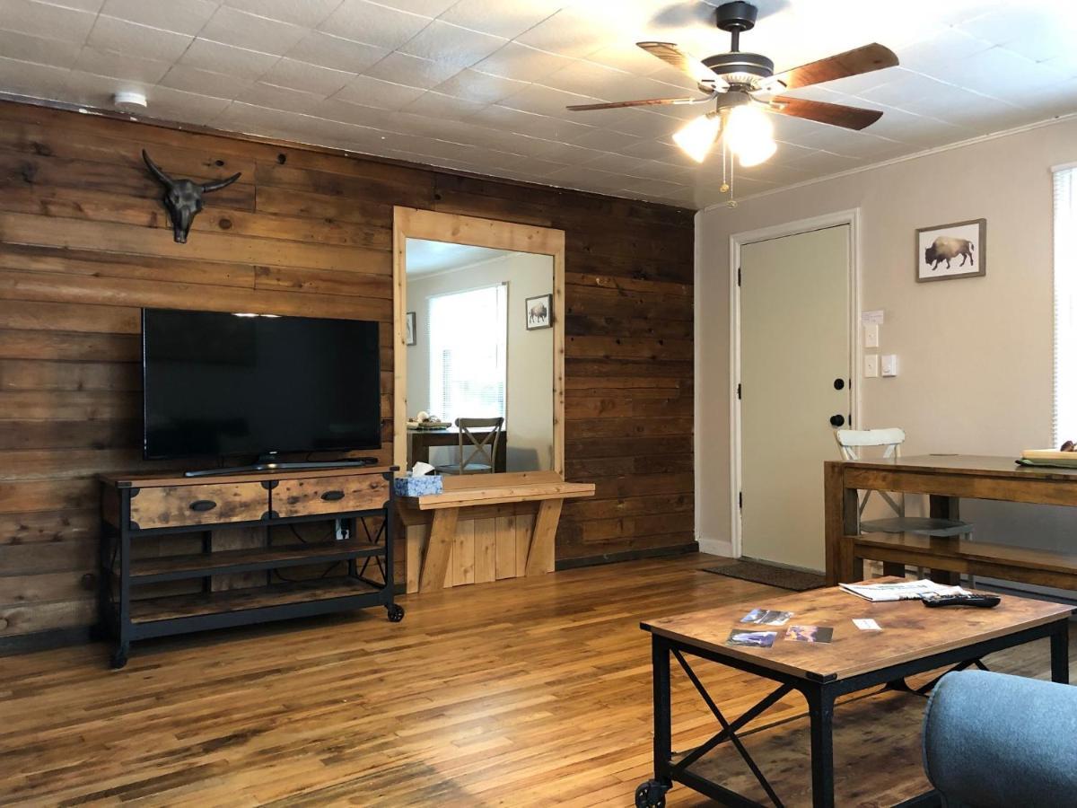 Updated + Clean Motel Room At The Base Of Mt Hood! Mount Hood Village Exterior photo